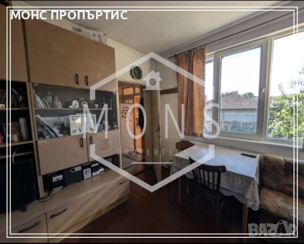 Двуетажна къща с двор и басейн в гр. Дебелец, обл. В. Търново, снимка 11 - Къщи - 51846250