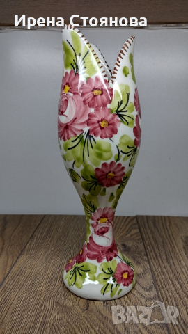 Ръчно рисувана ваза с интересна форма и дизайн.Височина 24,5 см,, снимка 2 - Вази - 44939783
