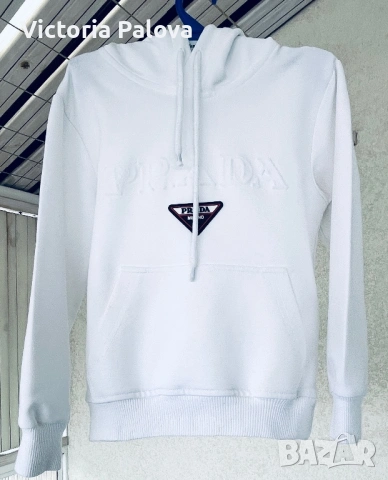 Детско худи с качулка PRADA оригинал  унисекс – бяло, за 3-4 години , снимка 2 - Детски Блузи и туники - 53711698