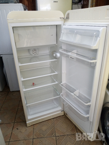 Бежов хладилник с вътрешна камера ретро дизайн Smeg 2 години гаранция!, снимка 5 - Хладилници - 45031993