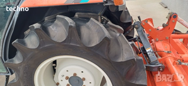 Трактор KUBOTA, модел GL321 C AB, снимка 4 - Селскостопанска техника - 53993117