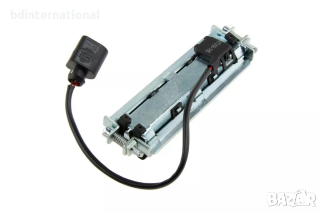 3B9827566C Бутон Дръжка за отваряне на багажник VW, Passat B5.5 Комби, 2 ПИН, снимка 2 - Части - 53728481