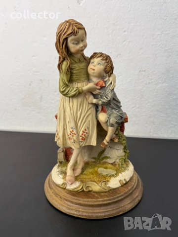 Порцеланова фигура - „Любяща сестра“ от Джузепе Армани №7960