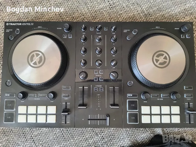 Traktor s2 Mk3 Dj конзола в Отлично състояние , снимка 1 - Ресийвъри, усилватели, смесителни пултове - 49044072