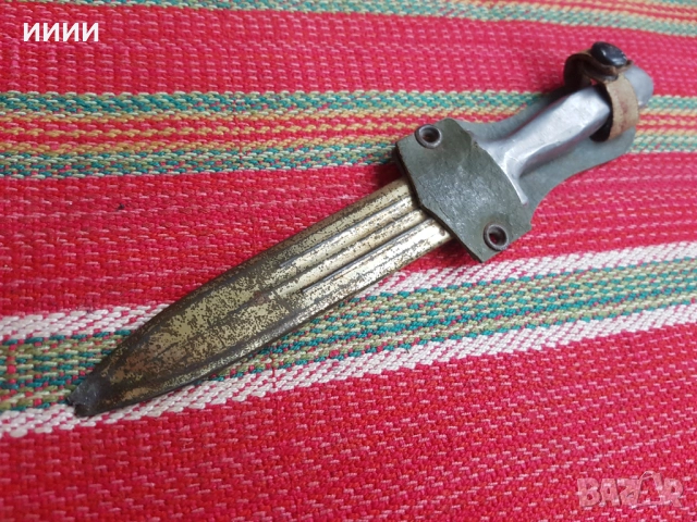 Ергенска кама нож