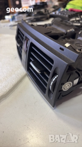 Mercedes W204 цетрална духалка (Отлична,Комплект), снимка 2 - Части - 51451737