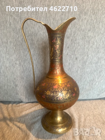 стара  гравирана месингова кана  ваза