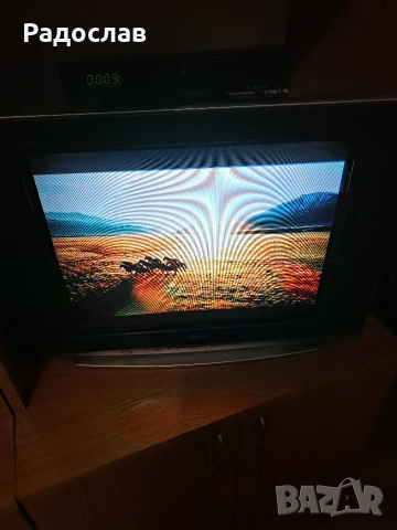 Портативен цветен телевизор LG, снимка 2 - Телевизори - 53157761