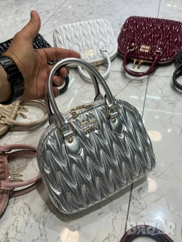 чанти Miu Miu , снимка 3 - Чанти - 50627015