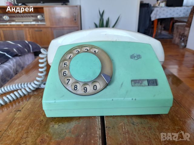 Стар телефон #15, снимка 1 - Антикварни и старинни предмети - 46143902