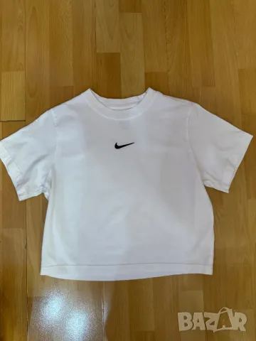 Дамска тениска Nike , снимка 1 - Тениски - 47649179