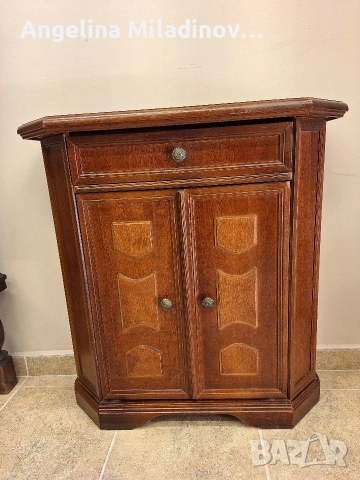 Винтидж скрин, шкаф орех , снимка 6 - Шкафове - 53774354
