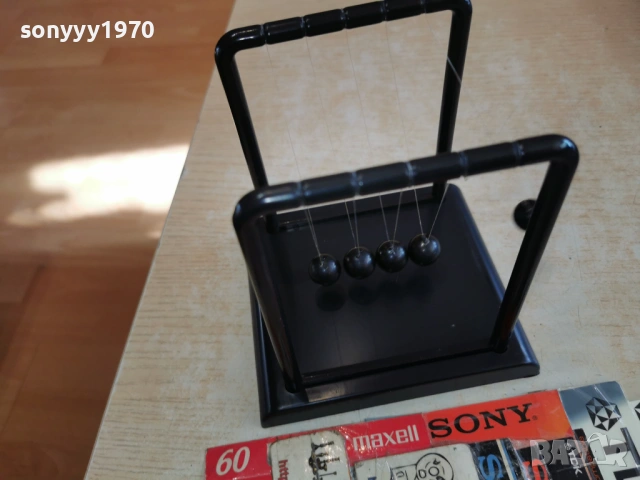 Люлката на Нютон-14Х13Х12СМ ЧЕРНО 1501261754, снимка 12 - Колекции - 53112551