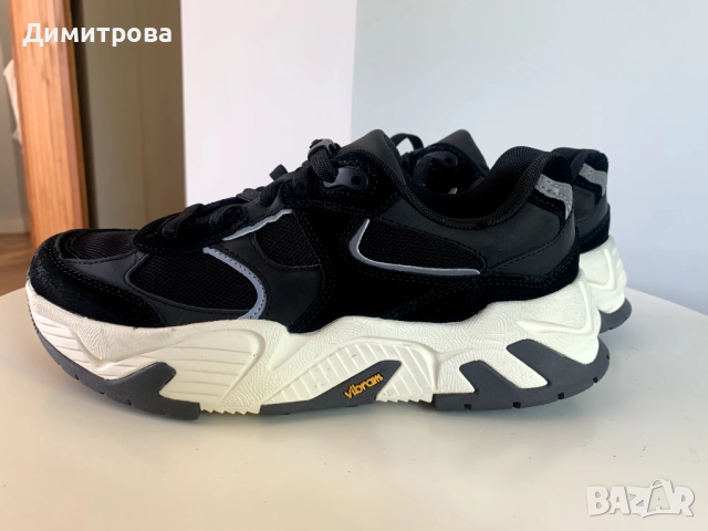 Маратонки с естествен велур OYSHO- Vibram® XS TREK, 39 номер, снимка 1