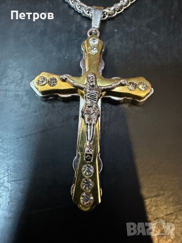 Двуцветен позлатен кръст разпятие с верижка, снимка 2 - Колиета, медальони, синджири - 45911952