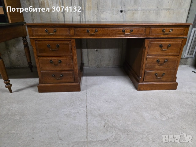 Двулицево разглобяемо масивно бюро в перфектно състояние