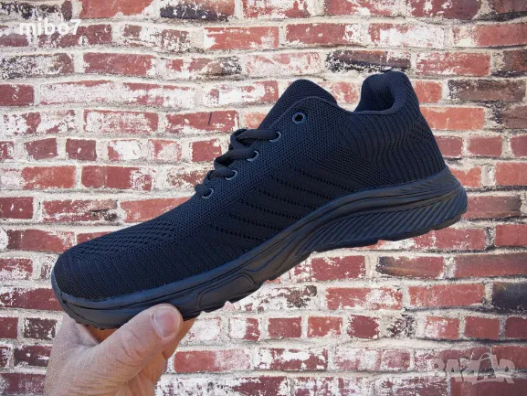 Дишащи олекотени мъжки маратонки в черно., снимка 3 - Маратонки - 40157409