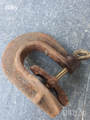 Стара стяга преса за гуми 