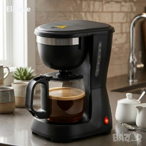 Компактна черна кафеварка 600W – 0.6L, поддържане на топлина и антикапкова система