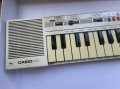 Vintage Casio PT-1 Електронна клавиатура и мини синтезатор Бял 29-клавиш Funciona , снимка 2