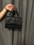 Дамска черна чанта, снимка 1