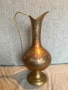 стара  гравирана месингова кана  ваза, снимка 1