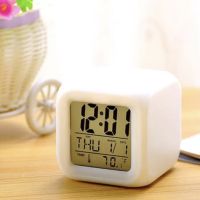 4522 Светещ дигитален будилник с календар и термометър, снимка 5 - Стенни часовници - 45520301