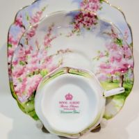 Троен комплект Royal Albert „Blossom Time“, снимка 10 - Колекции - 45331859