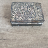 Стара метална кутия за бижута, снимка 6 - Антикварни и старинни предмети - 45035313