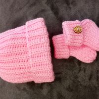 плетена шапка и чорапи за новородено, снимка 3 - Комплекти за бебе - 45930689