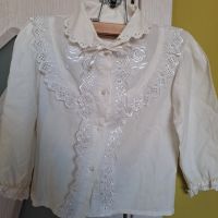 Детска бяла блуза риза с копчета и дантели, снимка 1 - Детски Блузи и туники - 45904982