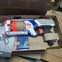 Пистолет Nerf N Strike Elite Strongarm Blaster  , снимка 1 - Други - 45177641