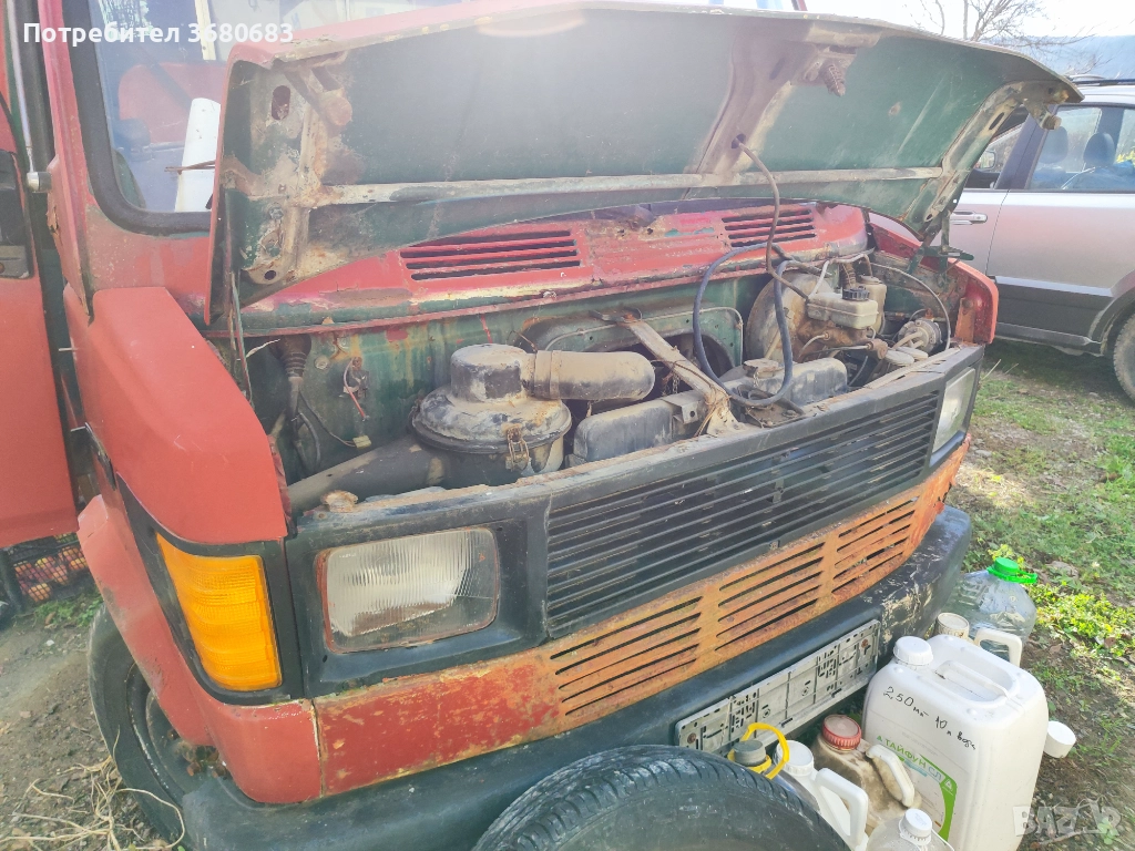 Мерцедес-Бенц 207Д на части, снимка 1