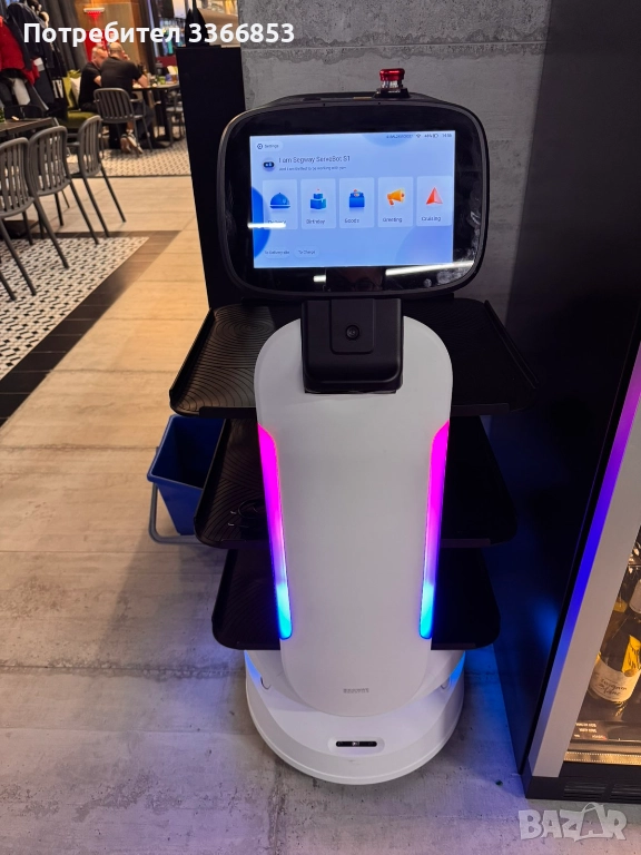 Продавам робот за сервиране, снимка 1