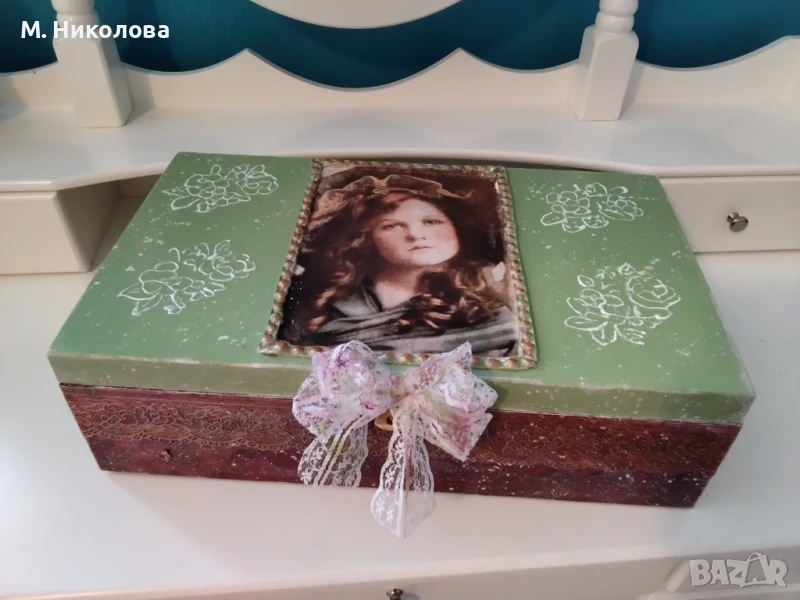 Ръчно декорирана кутия във винтидж стил., снимка 1