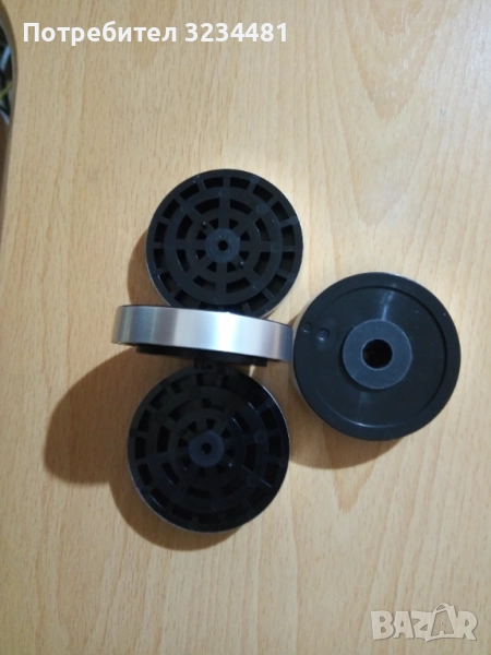 Прадавам комплект оригинални крачета от Marantz PM 6007, снимка 1