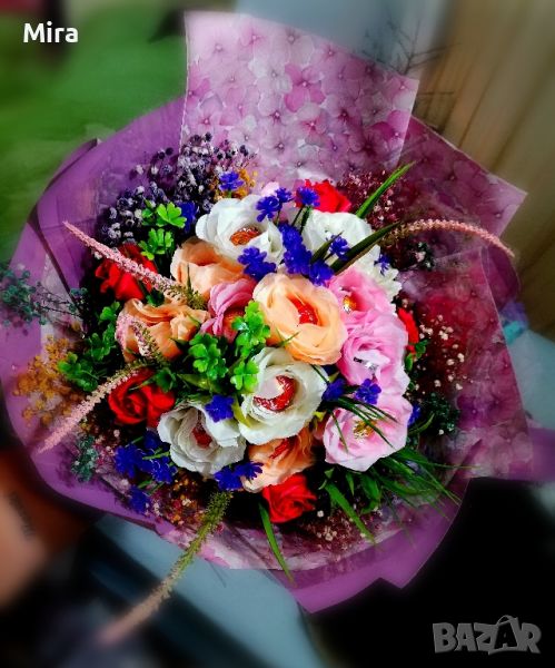 букет изкуствени цветя и бонбони, снимка 1