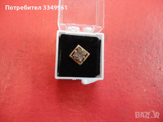 Позлатена брошка знак с камъни , снимка 6 - Други - 51376417