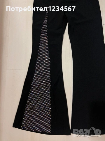 Ефектен НОВ черен панталон с камъни, снимка 2 - Панталони - 53639569