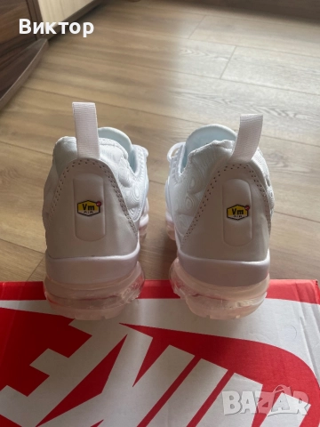 Nike Air Vapormax Triple White Оригинални, снимка 3 - Маратонки - 52360067