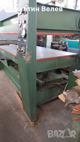 Топла преса за врати и фурнир с размери 2500мм. х 1300мм.затопляне на вода-ITALY, снимка 3 - Други машини и части - 51389513