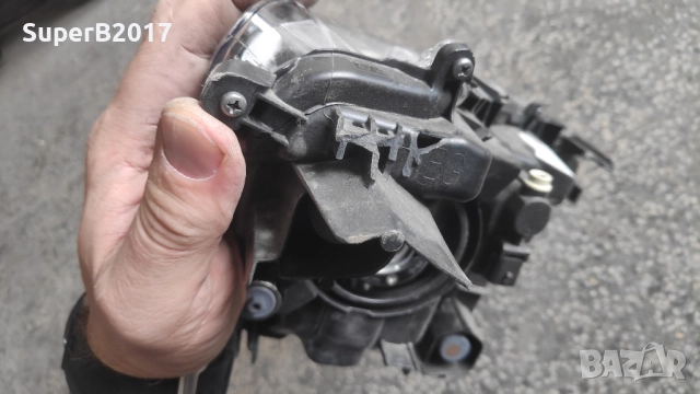 Продавам - оригинални ляв и десен фар за Тойота Ярис Крос за ремонт или части, снимка 6 - Части - 52015502