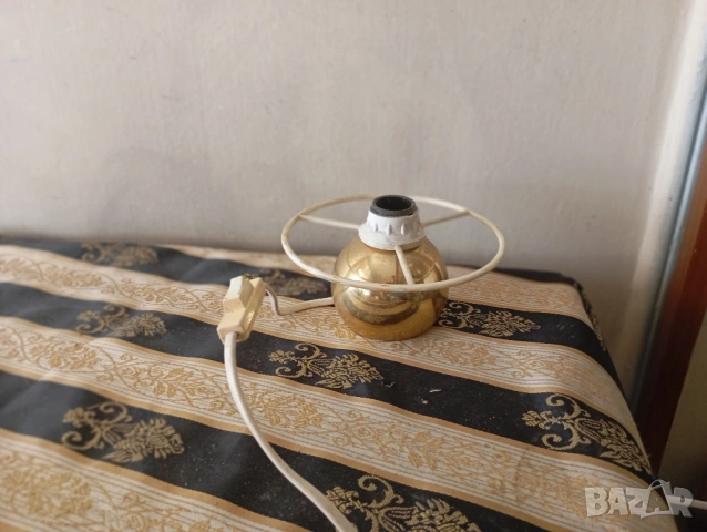 Винтидж настолна лампа 