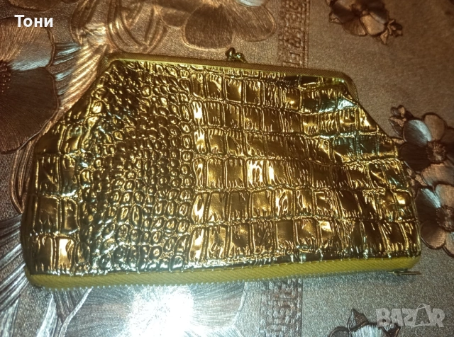 Ново Дамско Златисто Кожено Портмоне, снимка 8 - Портфейли, портмонета - 53277461