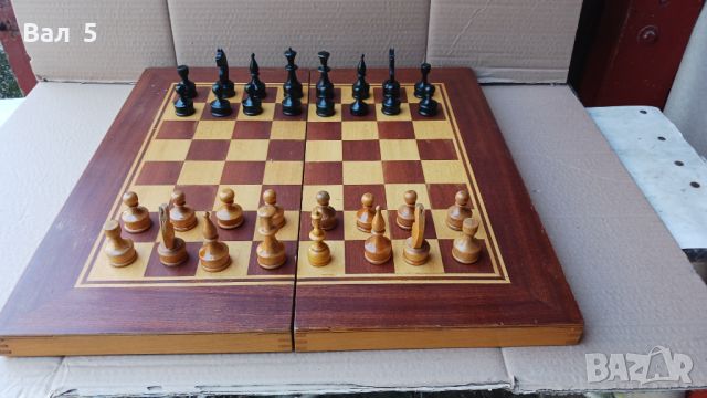 Стар голям дървен шах с табла, снимка 1 - Антикварни и старинни предмети - 45638075