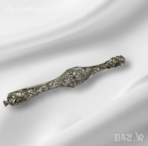 Златна брошка 18к с диаманти 