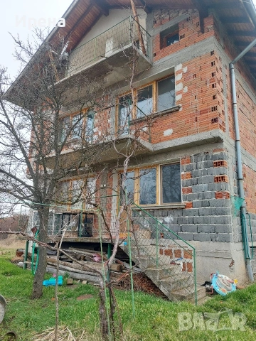 Продавам къща