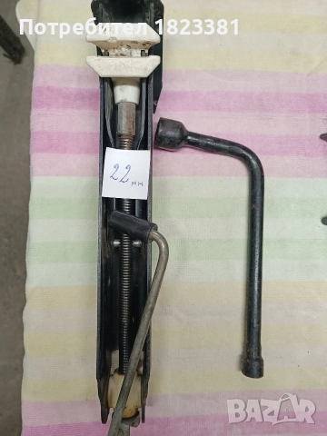 Автомобилен крик с ключ, снимка 2 - Аксесоари и консумативи - 52876652