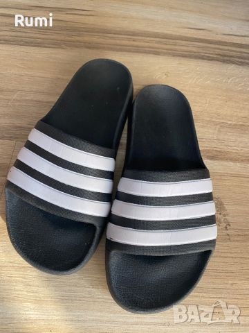 Оригинални юношески черни чехли Adidas ! 34 н, снимка 3 - Детски сандали и чехли - 46366504