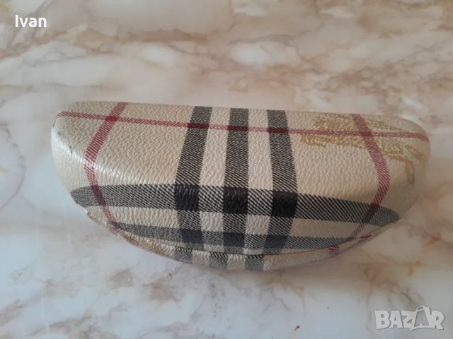 Продавам оригинален кейс за очила Burberry , снимка 1 - Други - 49242733